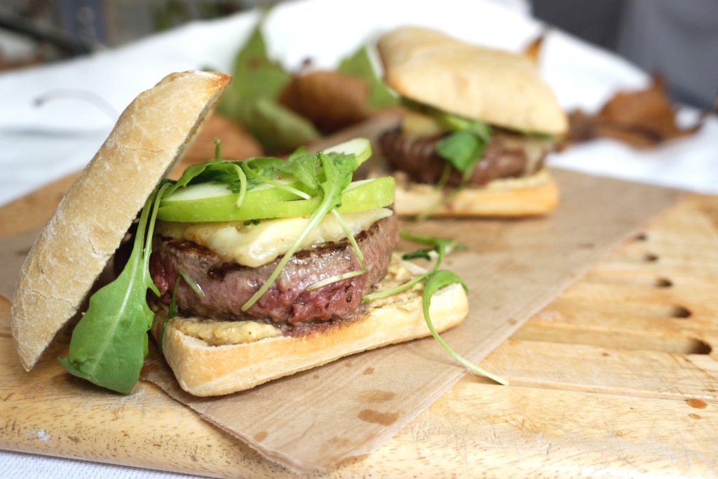 burger boeuf cantal toque et tablier