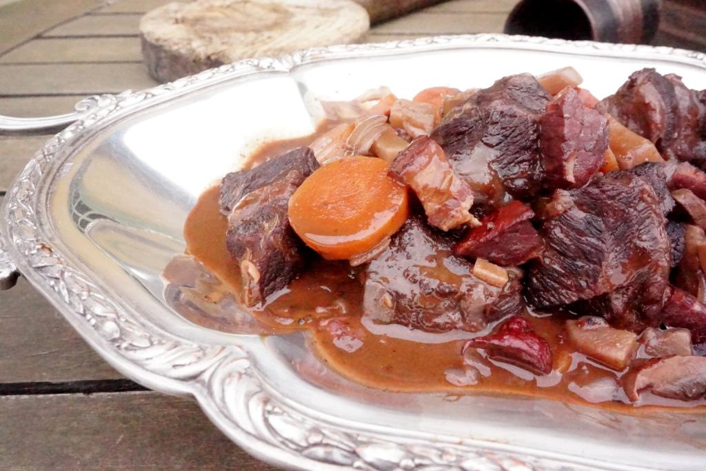 joues de boeuf en bourguignon toque et tablier