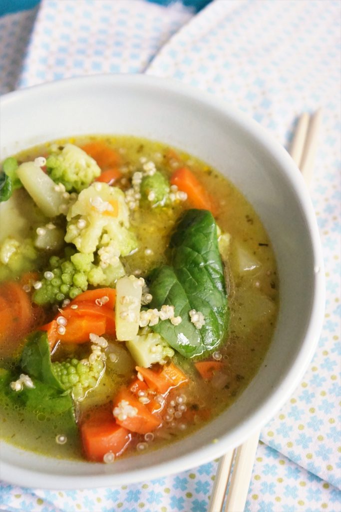  bouillon legumes quinoa herbes toque et tablier